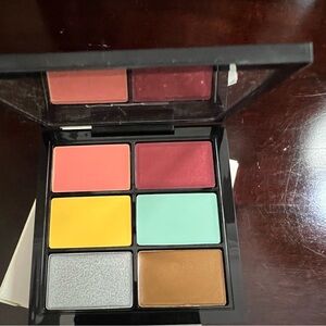 MAC TREND FORECAST SPRING 18/EYE PALETTE New In White Box